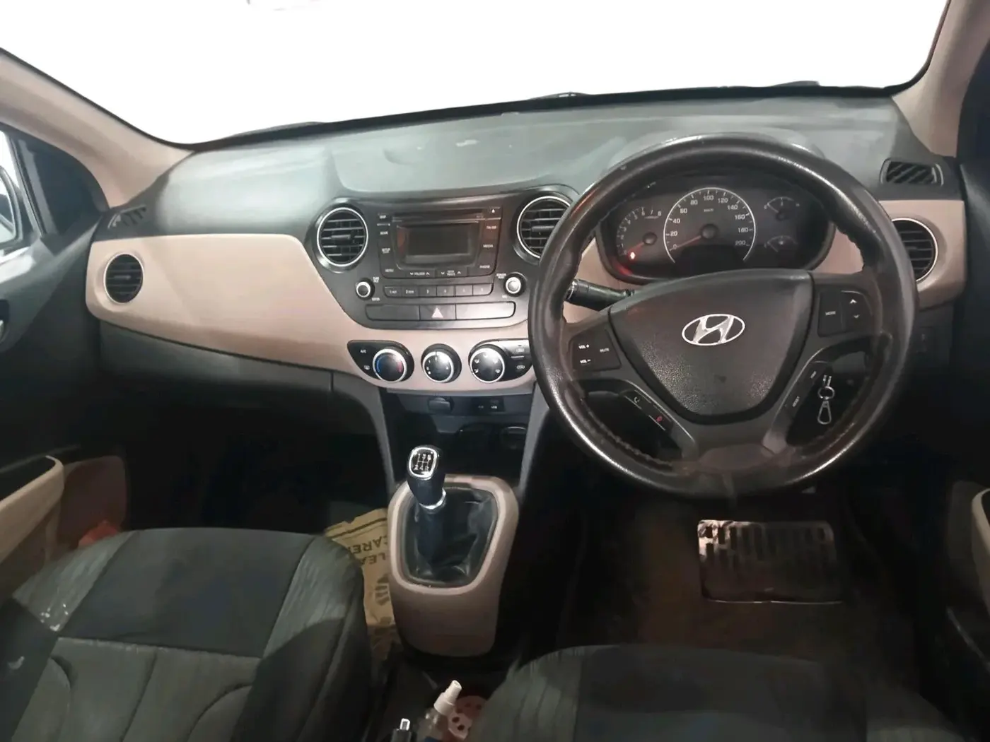 2015 Hyundai Grand i10 SPORTZ 1.2 KAPPA VTVT, Petrol, Manual, 81,199 km, interior