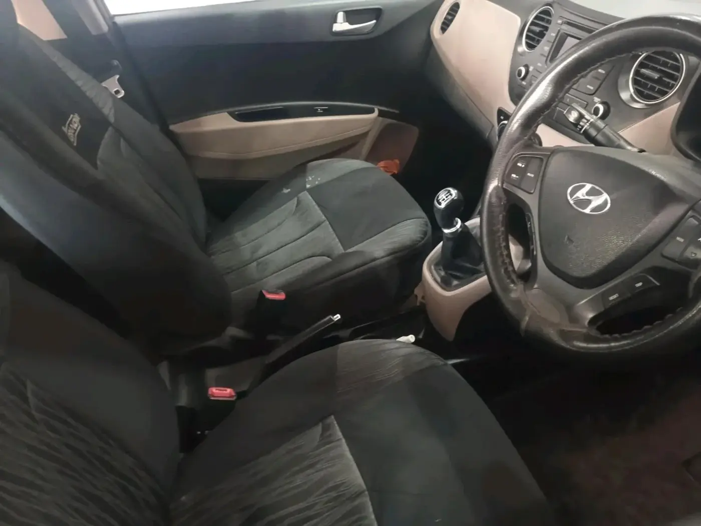 2015 Hyundai Grand i10 SPORTZ 1.2 KAPPA VTVT, Petrol, Manual, 81,199 km, interior