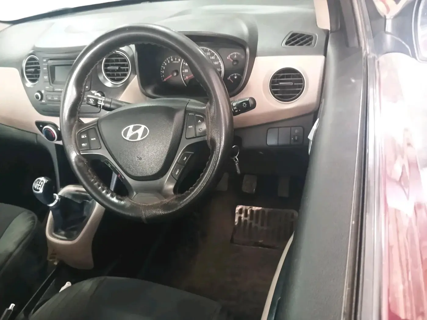 2015 Hyundai Grand i10 SPORTZ 1.2 KAPPA VTVT, Petrol, Manual, 81,199 km, interior