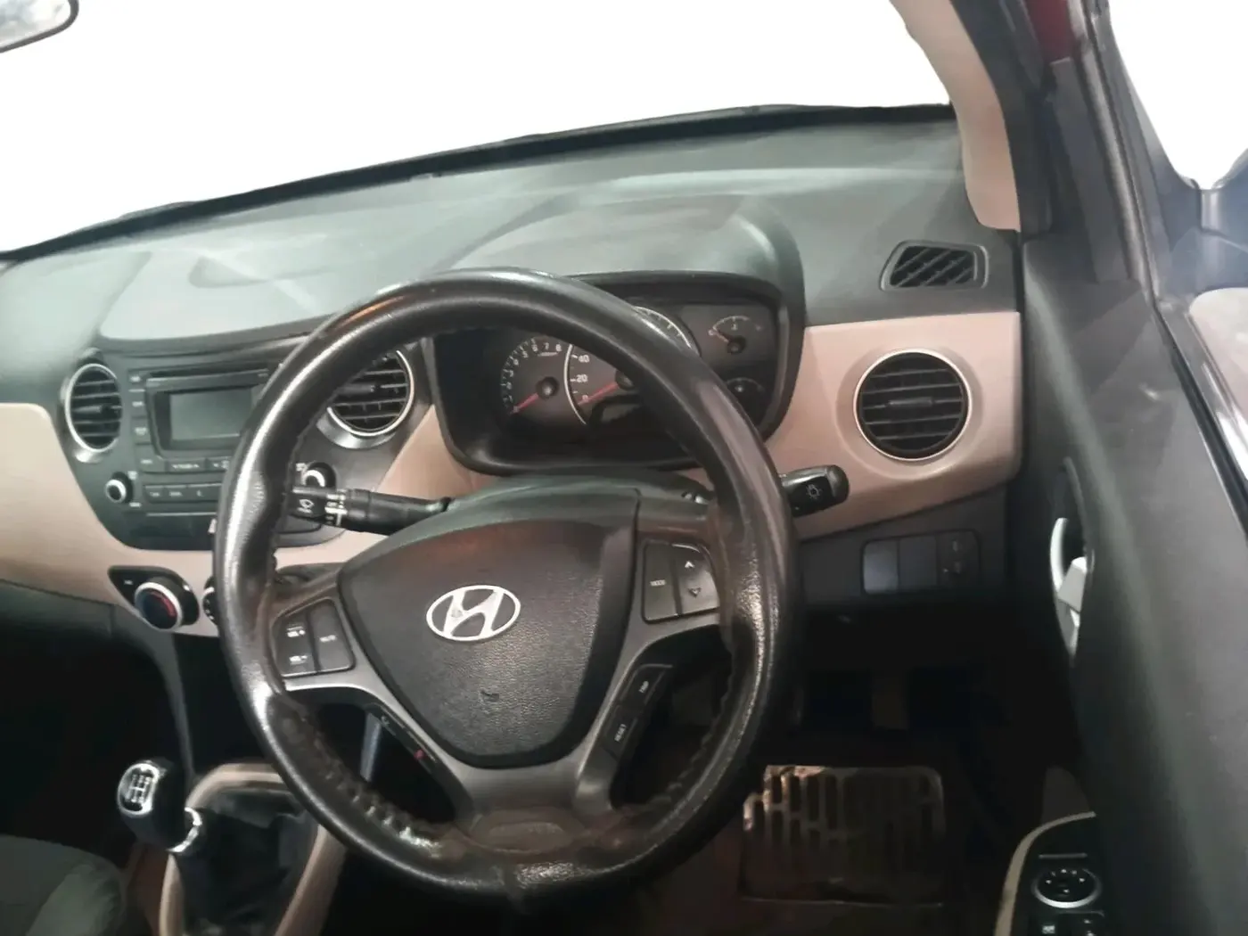 2015 Hyundai Grand i10 SPORTZ 1.2 KAPPA VTVT, Petrol, Manual, 81,199 km, interior