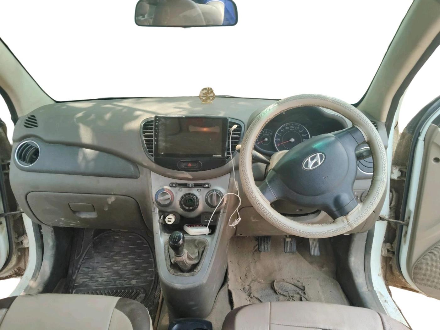 2011 Hyundai i10 SPORTZ 1.2, CNG, Manual, 1,49,187 km, interior