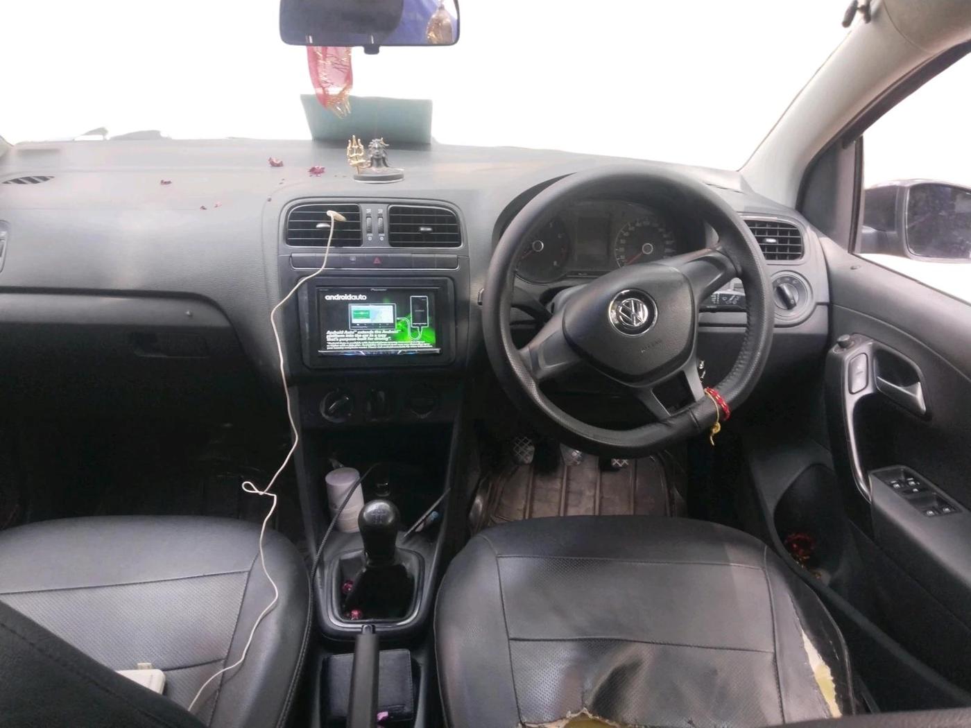 2015 Volkswagen Polo COMFORTLINE 1.2L, Petrol, Manual, 55,043 km, interior