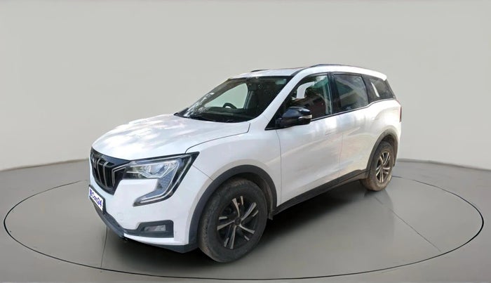 2023 Mahindra XUV700 AX 5 D MT 5 STR, Diesel, Manual, 26,154 km, exterior