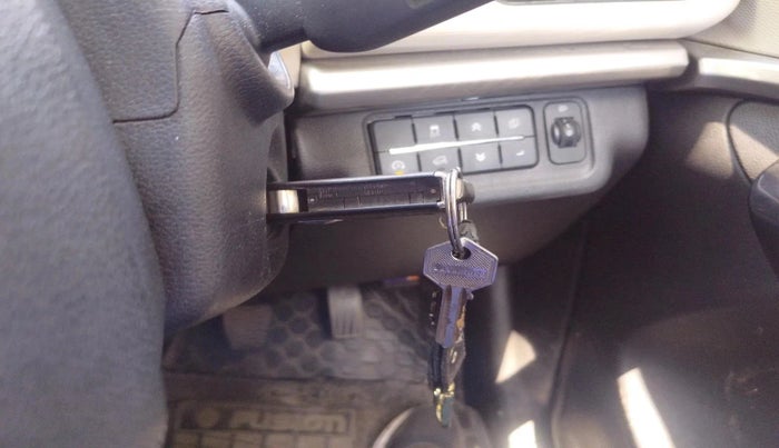 2023 Mahindra XUV700 AX 5 D MT 5 STR, Diesel, Manual, 26,154 km, interior