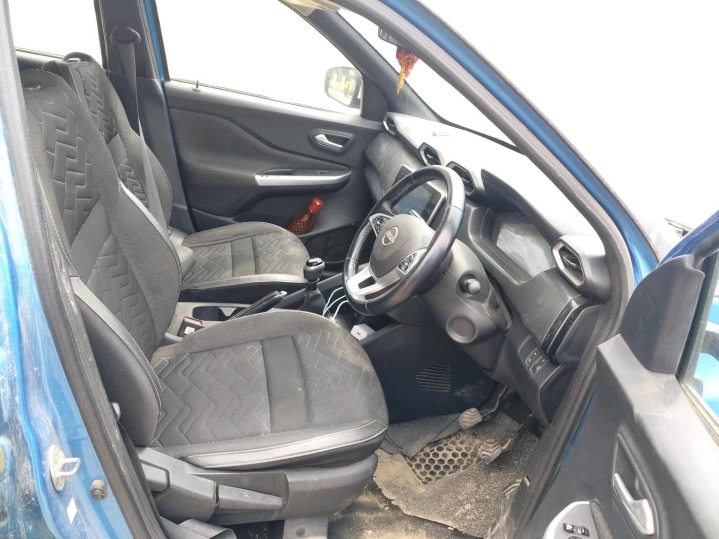 2022 Nissan MAGNITE XV PREMIUM DUAL TONE, Petrol, Manual, 40,146 km, interior