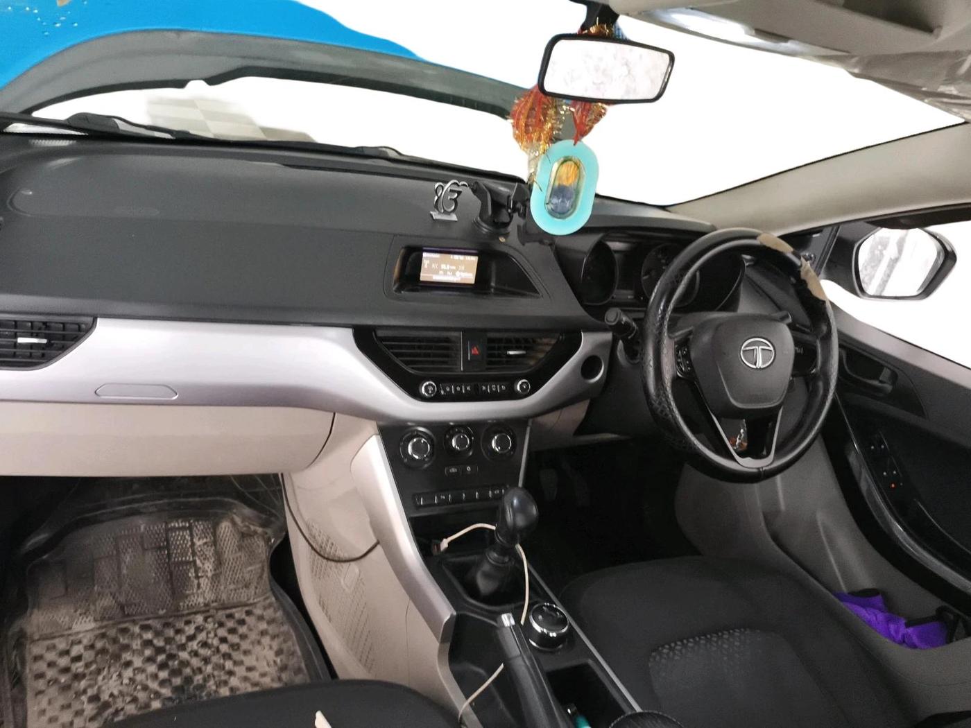 2018 Tata NEXON XM DIESEL, Diesel, Manual, 1,13,654 km, interior