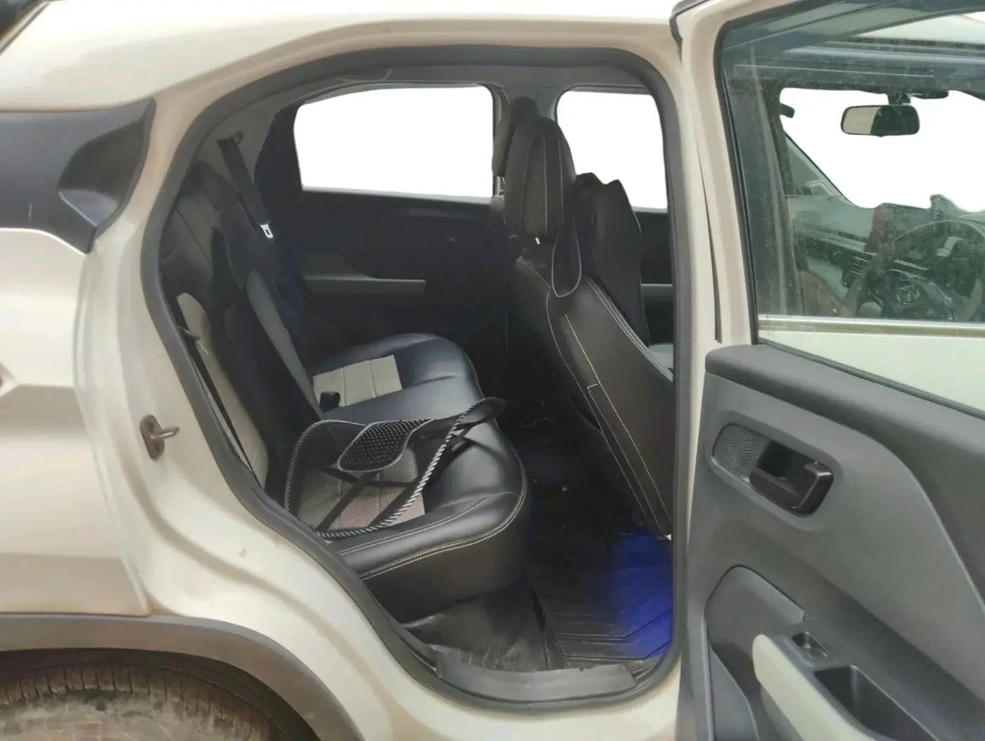 2023 Tata PUNCH ADVENTURE MT CNG , CNG, Manual, 25,719 km, interior