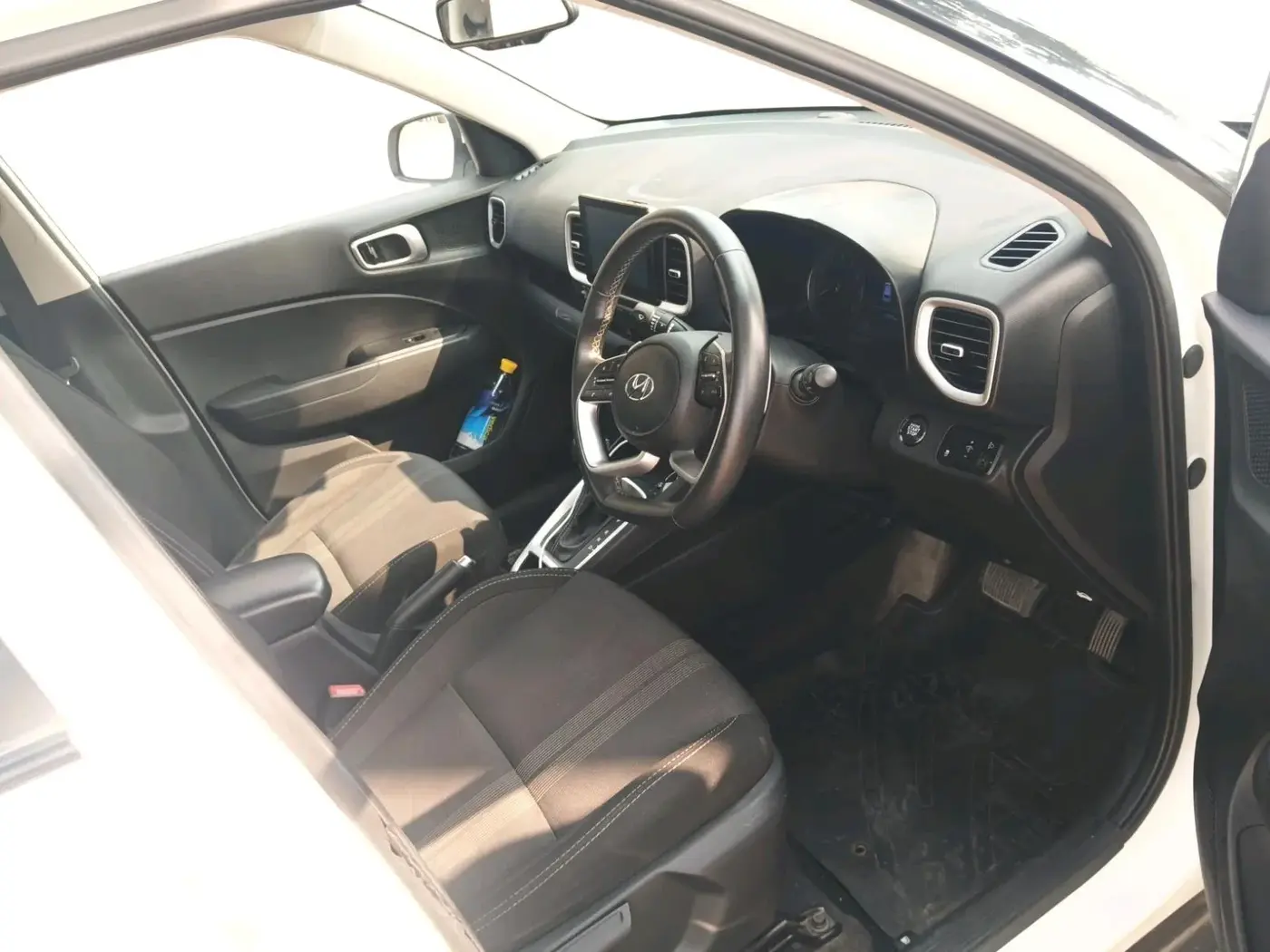 2021 Hyundai VENUE SX PLUS 1.0 TURBO DCT, Petrol, Automatic, 47,521 km, interior