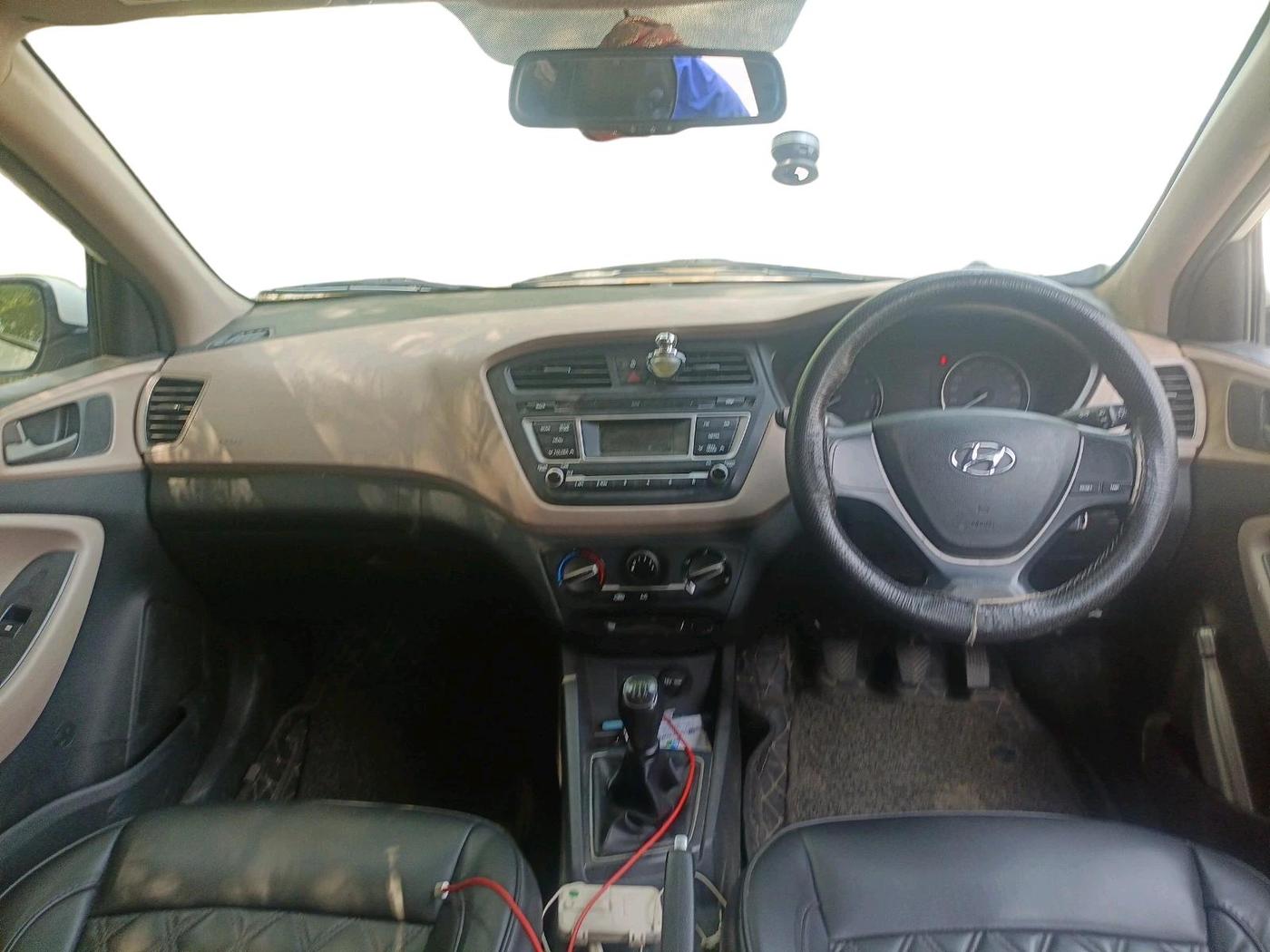 2017 Hyundai Elite i20 MAGNA EXECUTIVE 1.2, Petrol, Manual, 1,12,409 km, interior