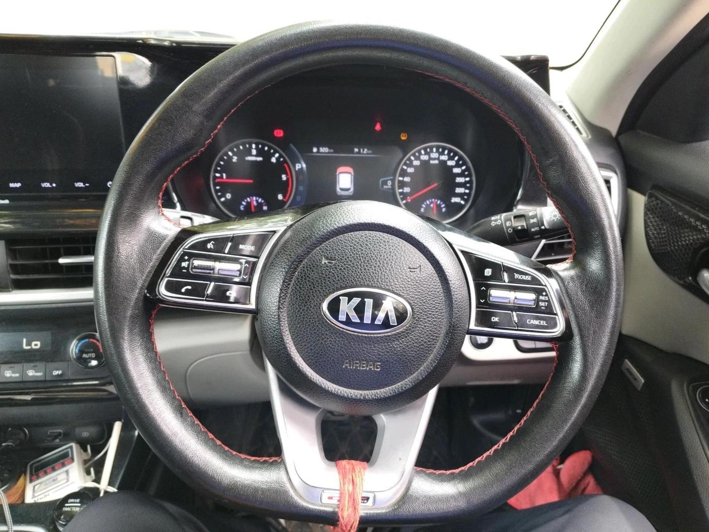 2020 KIA SELTOS GTX PLUS AT 1.5 DIESEL, Diesel, Automatic, 2,10,956 km, interior