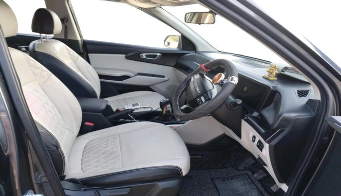 2025 KIA Carens Clavis HTK Plus (O) 1.5 Diesel MT, Diesel, Manual, 8,706 km, interior