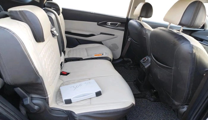 2025 KIA Carens Clavis HTK Plus (O) 1.5 Diesel MT, Diesel, Manual, 8,706 km, interior