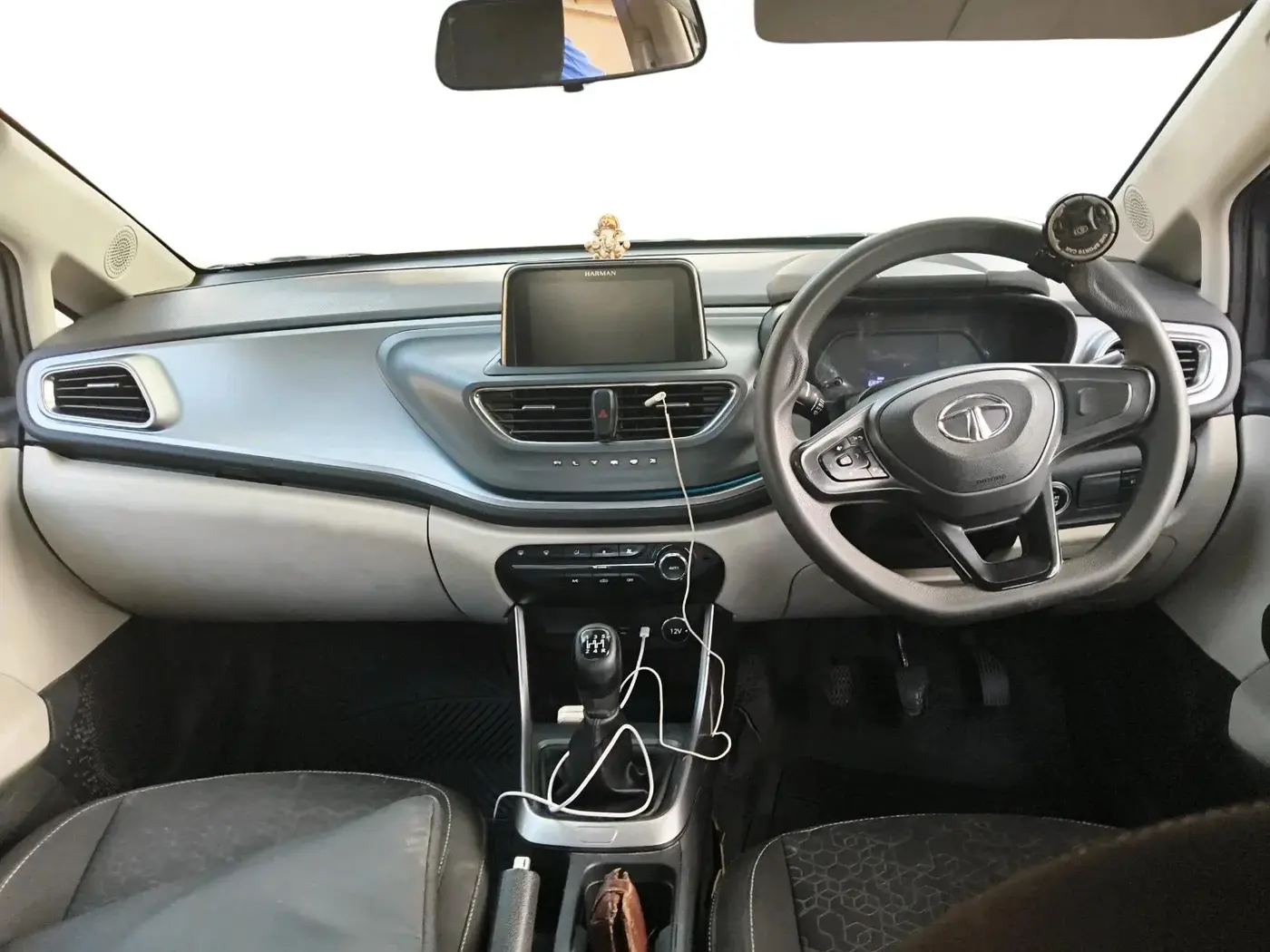 2023 Tata ALTROZ XZ CNG, CNG, Manual, 68,324 km, interior