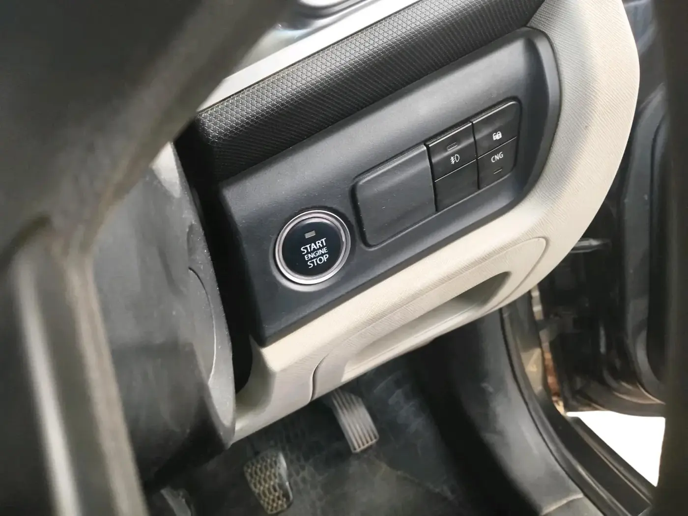 2023 Tata ALTROZ XZ CNG, CNG, Manual, 68,324 km, interior