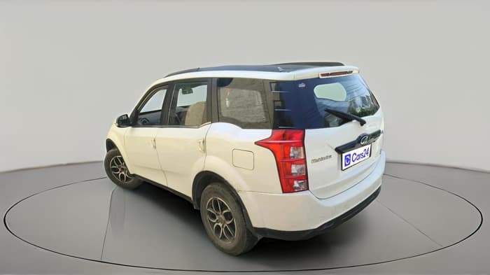 2017 Mahindra XUV500 W6 AT, Diesel, Automatic, 1,54,582 km, exterior
