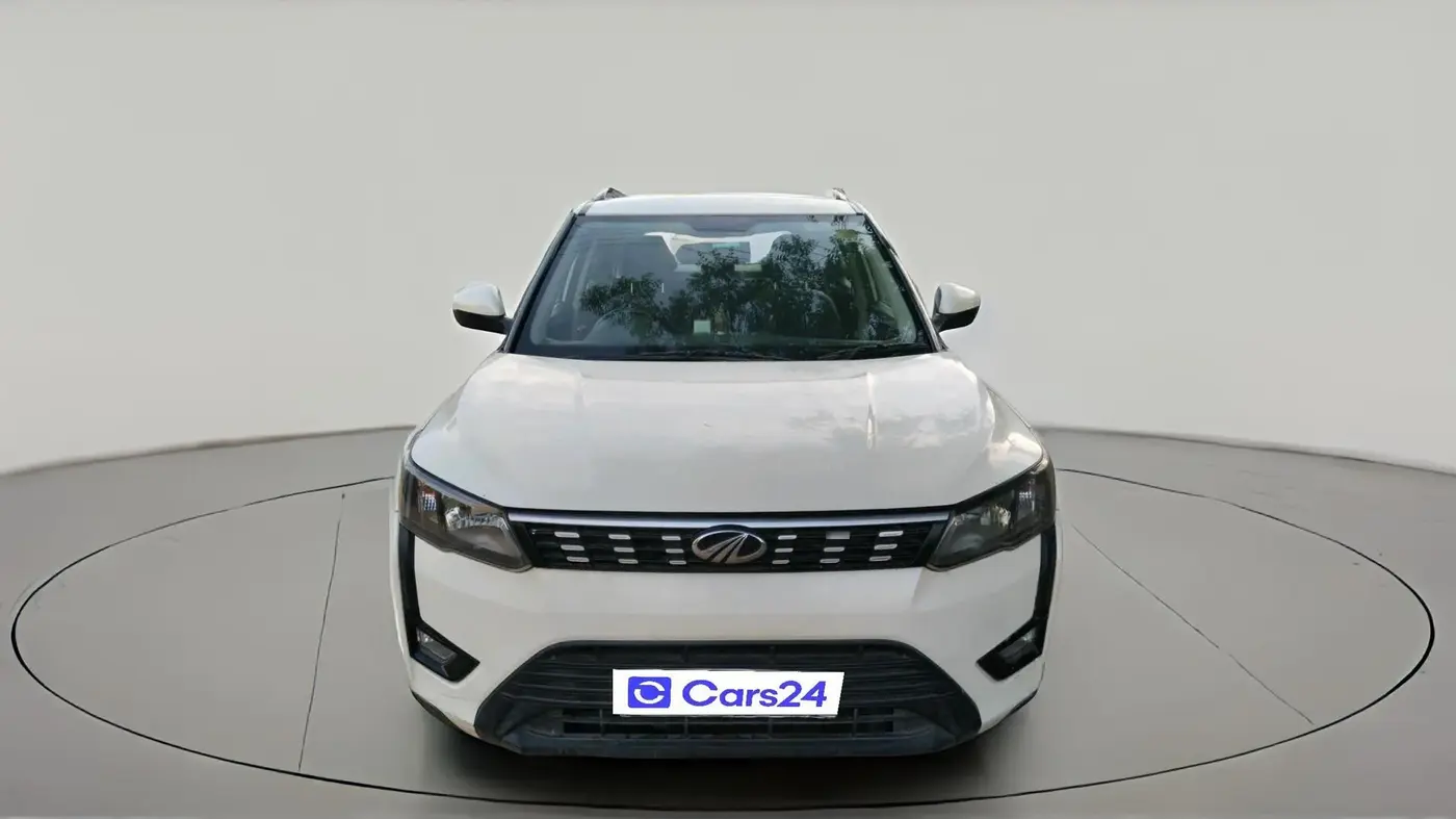 2019 Mahindra XUV300 W6 1.5 DIESEL, Diesel, Manual, 1,40,682 km, exterior