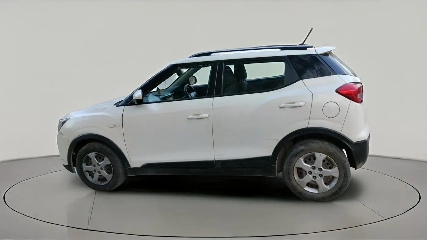 2019 Mahindra XUV300 W6 1.5 DIESEL, Diesel, Manual, 1,40,682 km, exterior