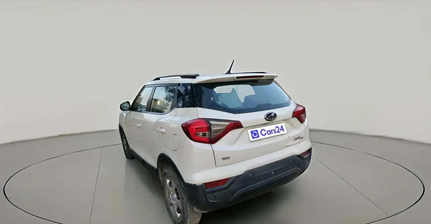2019 Mahindra XUV300 W6 1.5 DIESEL, Diesel, Manual, 1,40,682 km, exterior