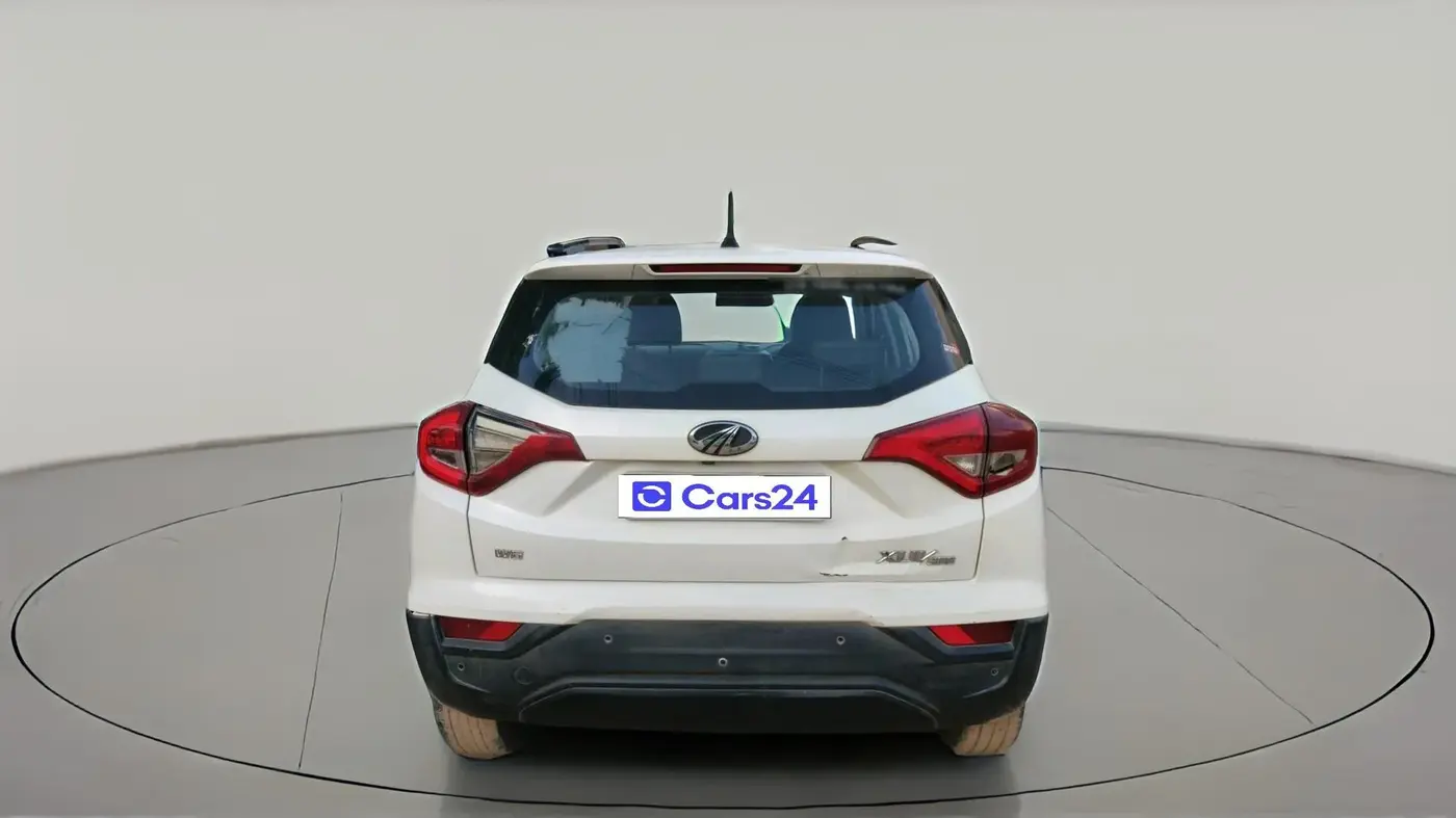 2019 Mahindra XUV300 W6 1.5 DIESEL, Diesel, Manual, 1,40,682 km, exterior