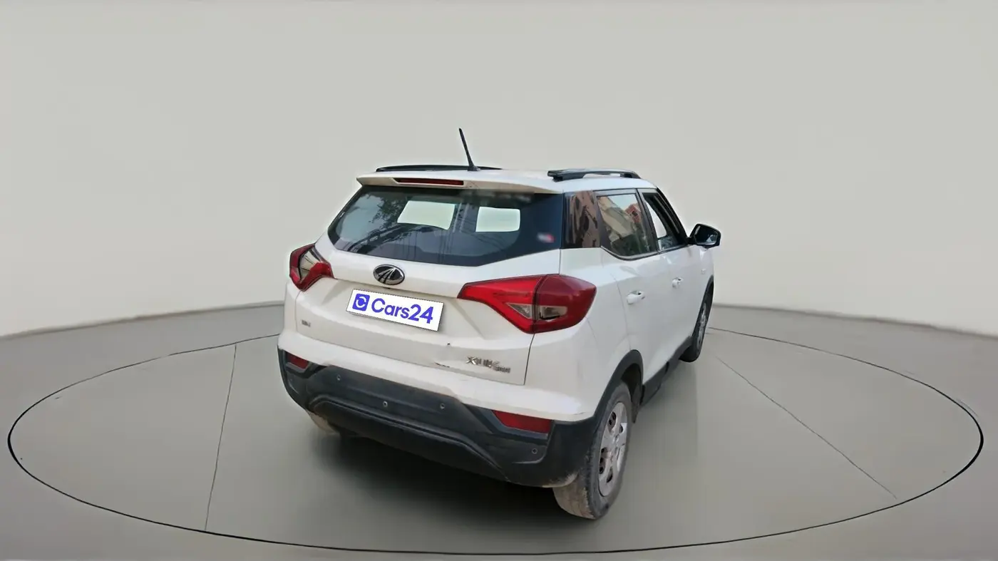 2019 Mahindra XUV300 W6 1.5 DIESEL, Diesel, Manual, 1,40,682 km, exterior