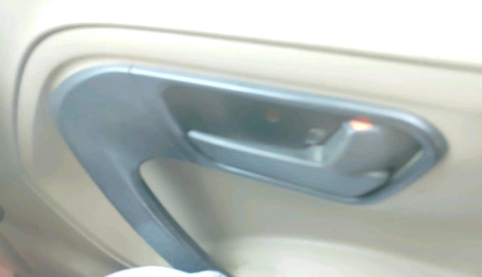 2017 Mahindra TUV300 T6, Diesel, Manual, 1,66,104 km, interior