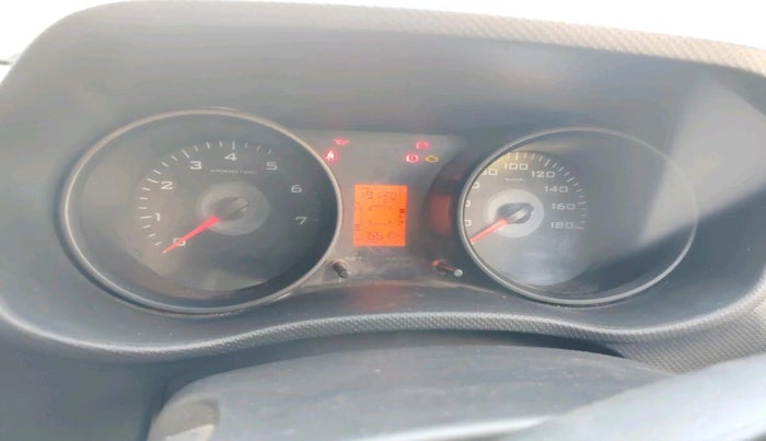 2017 Mahindra TUV300 T6, Diesel, Manual, 1,66,104 km, interior