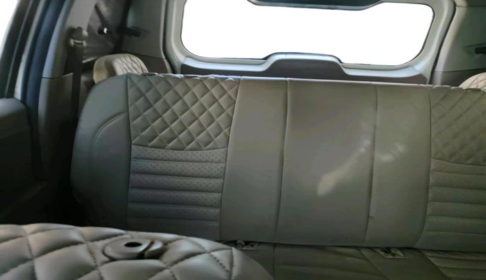 2017 Mahindra TUV300 T6, Diesel, Manual, 1,66,104 km, interior