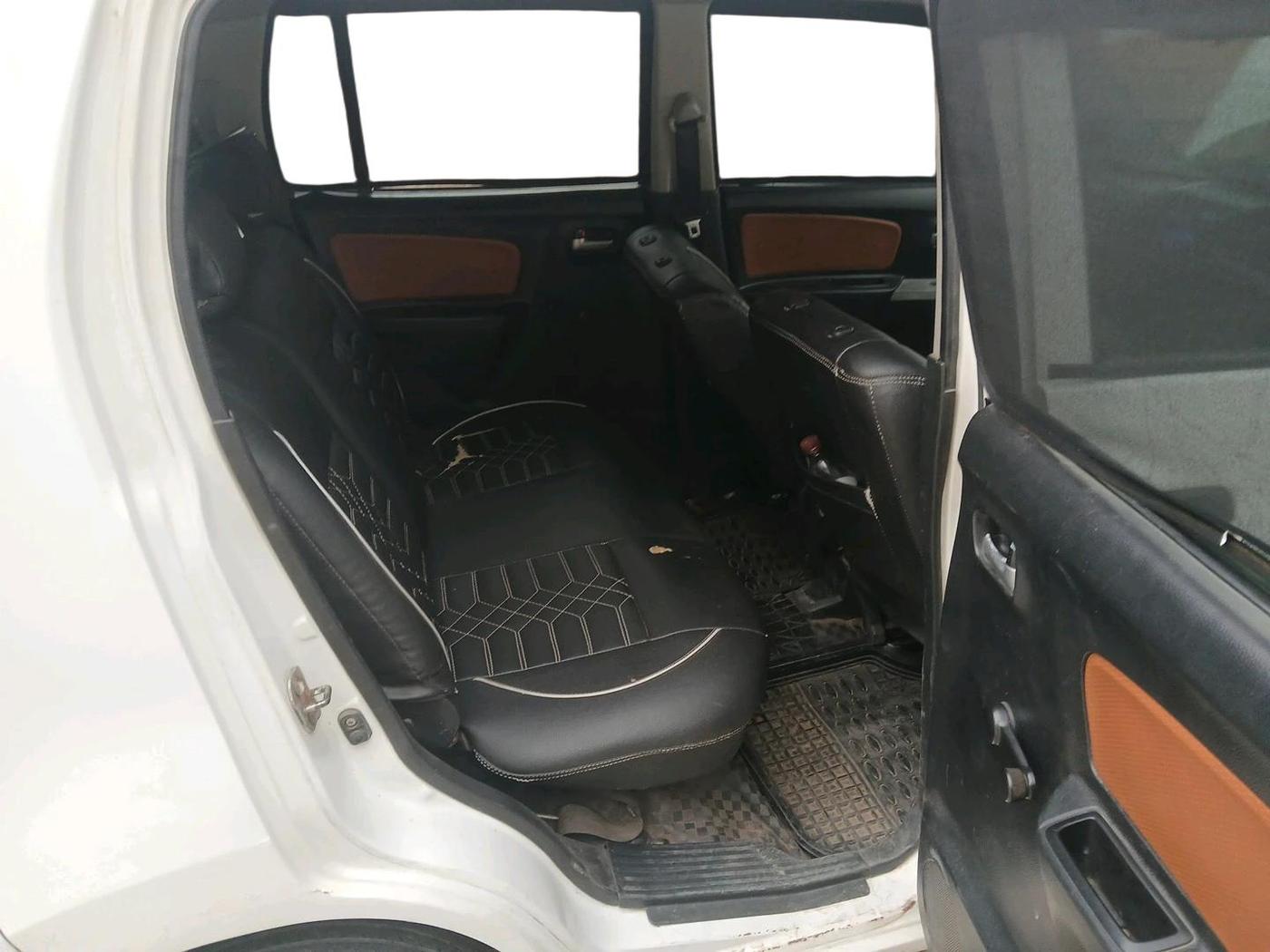2013 Maruti Wagon R 1.0 LXI CNG, CNG, Manual, 1,46,090 km, interior