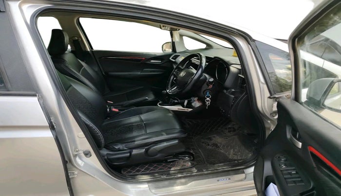 2016 Honda Jazz 1.5L I-DTEC SV, Diesel, Manual, 1,06,901 km, interior