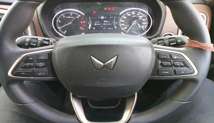 2024 Mahindra SCORPIO-N Z4 PETROL MT 7 STR, Petrol, Manual, 7,198 km, interior