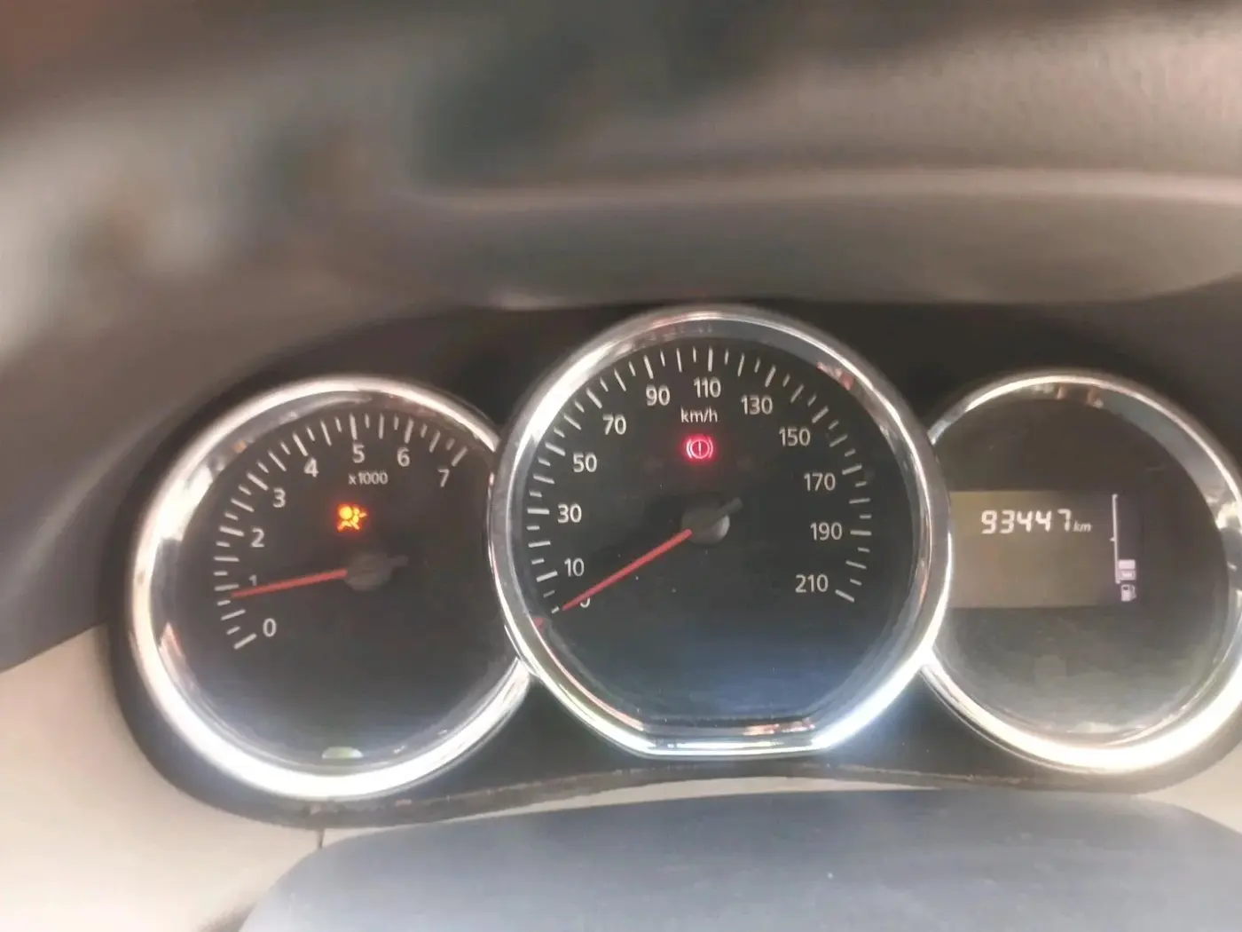 2016 Nissan Terrano XE (D), Diesel, Manual, 93,447 km, interior