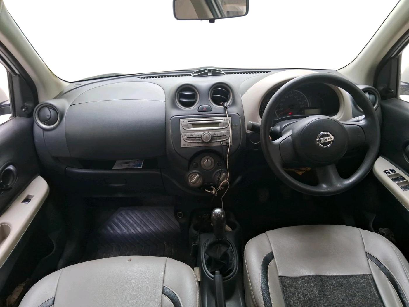 2015 Nissan Micra Active XV, Petrol, Manual, 61,938 km, interior