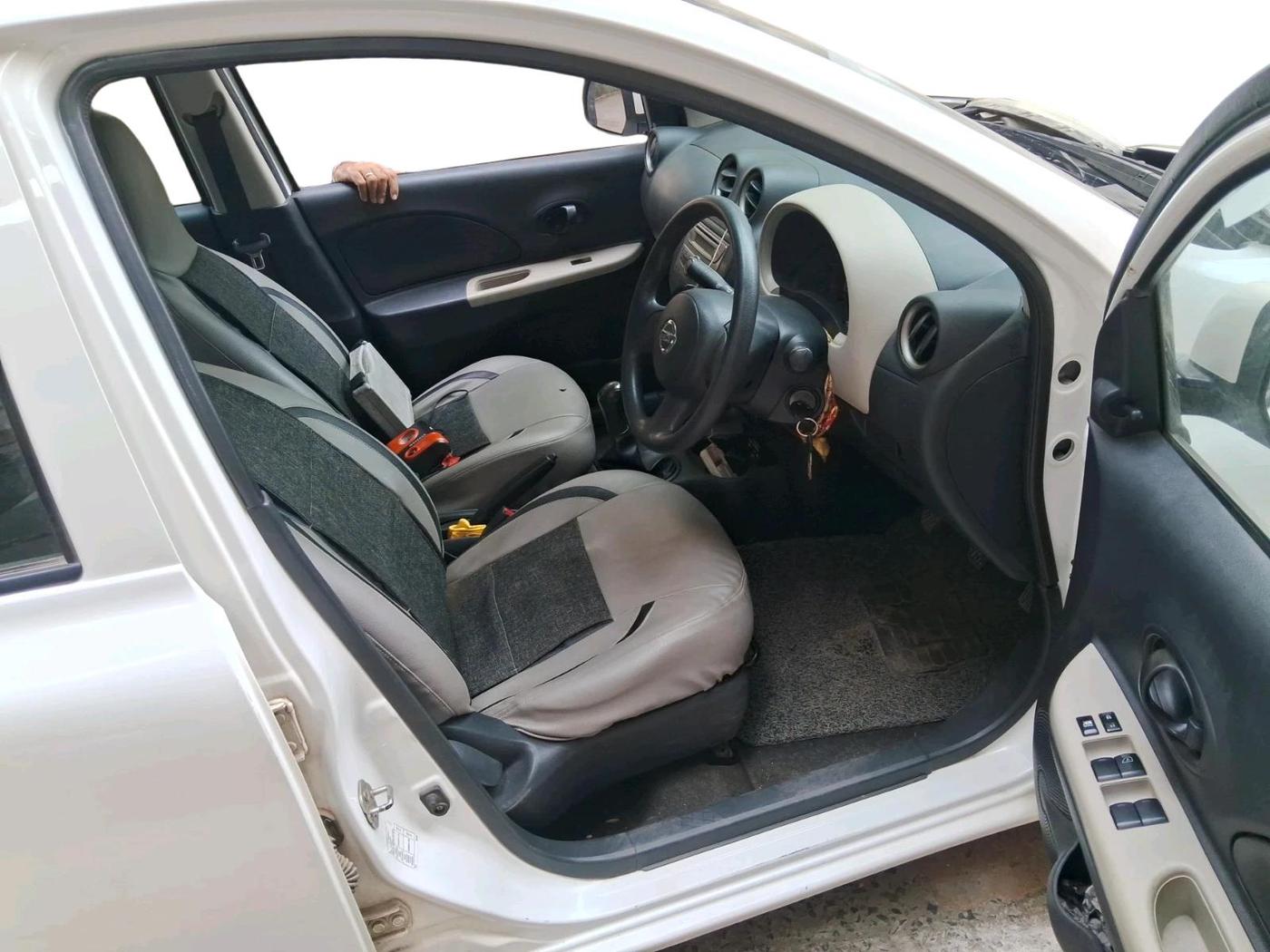 2015 Nissan Micra Active XV, Petrol, Manual, 61,938 km, interior