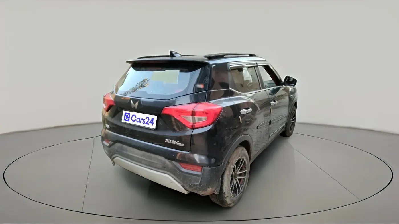 2023 Mahindra XUV300 W6 1.5 Diesel, Diesel, Manual, 30,116 km, exterior
