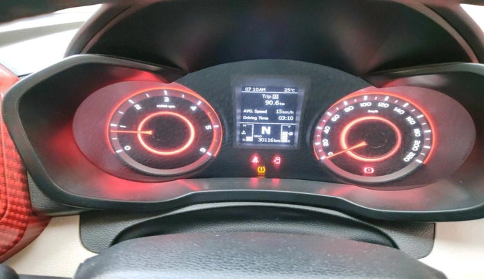 2023 Mahindra XUV300 W6 1.5 Diesel, Diesel, Manual, 30,116 km, interior
