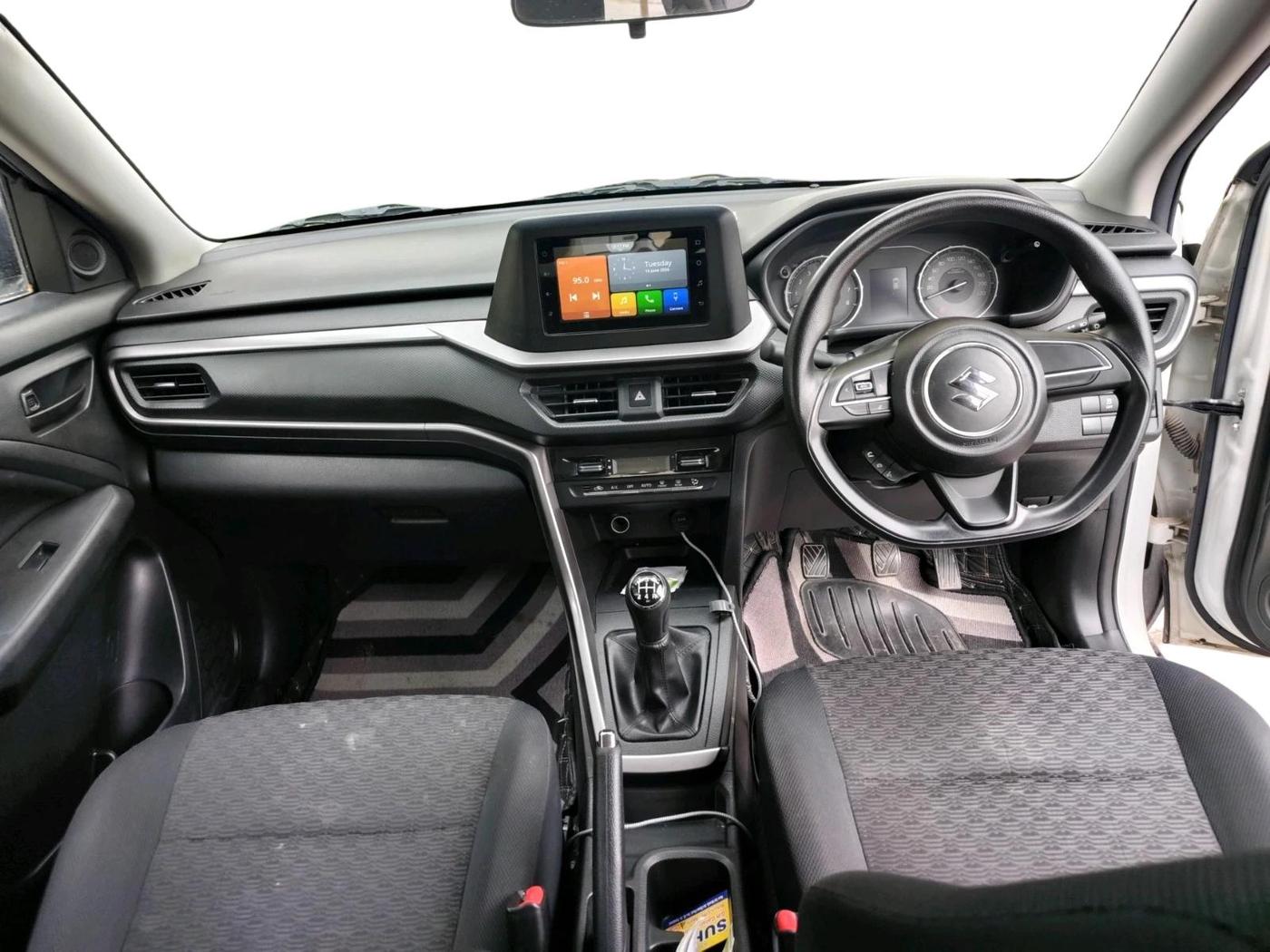 2022 Maruti BREZZA VXI SMART HYBRID, Petrol, Manual, 15,126 km, interior