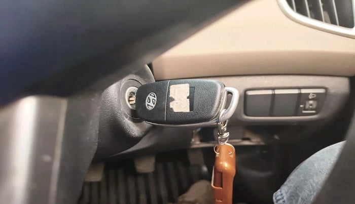 2016 Hyundai Creta BASE 1.6 PETROL, Petrol, Manual, 1,09,885 km, interior