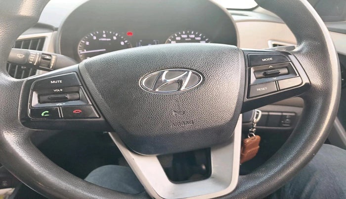 2016 Hyundai Creta BASE 1.6 PETROL, Petrol, Manual, 1,09,885 km, interior