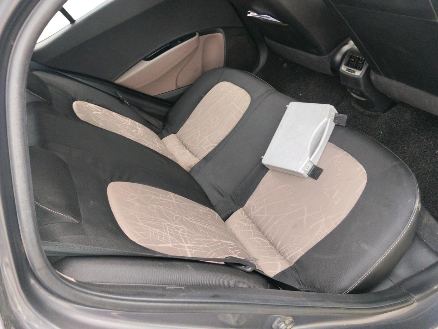 2016 Hyundai Grand i10 SPORTZ 1.2 KAPPA VTVT, CNG, Manual, 87,966 km, interior