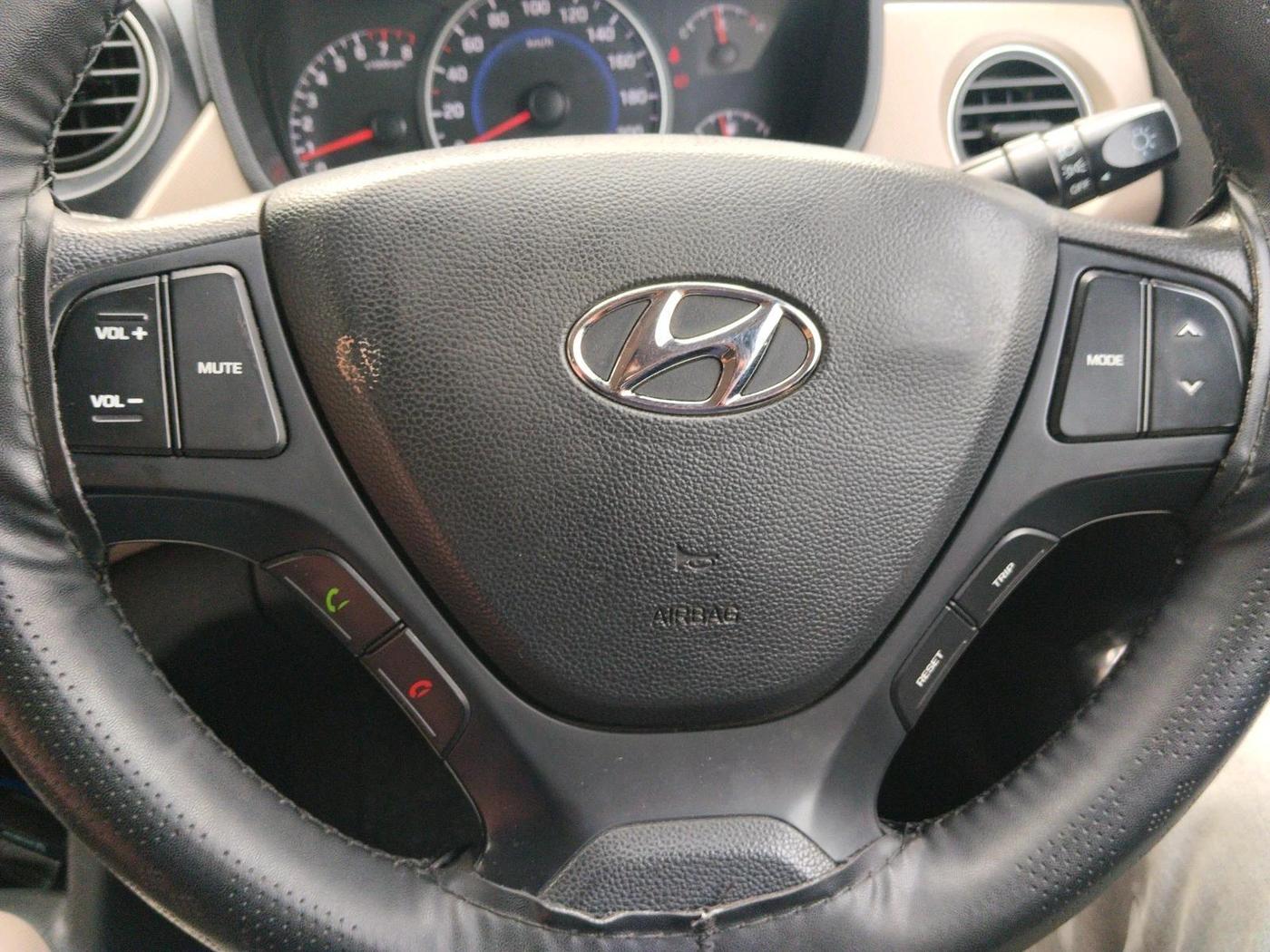 2016 Hyundai Grand i10 SPORTZ 1.2 KAPPA VTVT, CNG, Manual, 87,966 km, interior