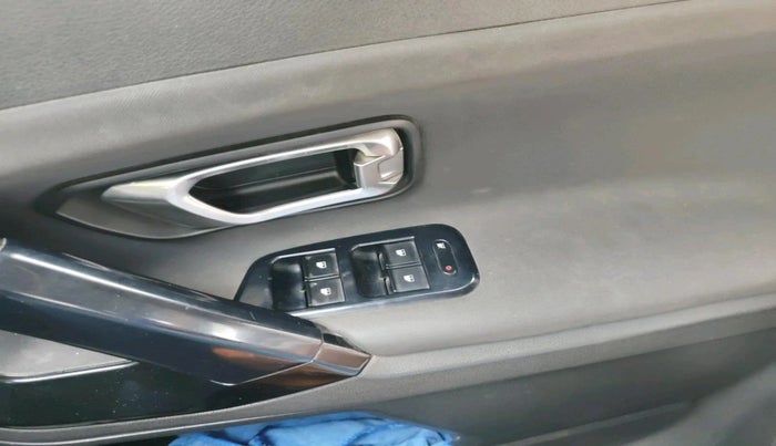 2022 Tata Harrier XT PLUS 2.0L KRYOTEC DARK EDITON, Diesel, Manual, 85,871 km, interior