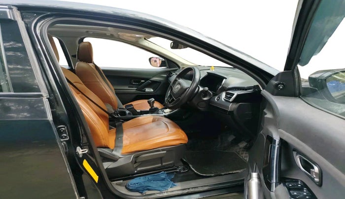 2022 Tata Harrier XT PLUS 2.0L KRYOTEC DARK EDITON, Diesel, Manual, 85,871 km, interior