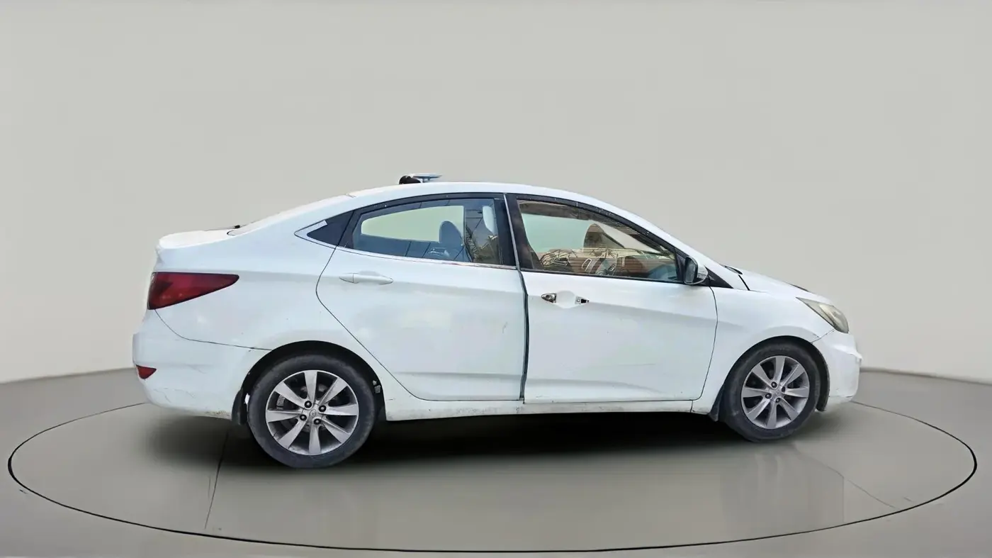 2011 Hyundai Verna FLUIDIC 1.6 VTVT SX, Petrol, Manual, 69,510 km, exterior