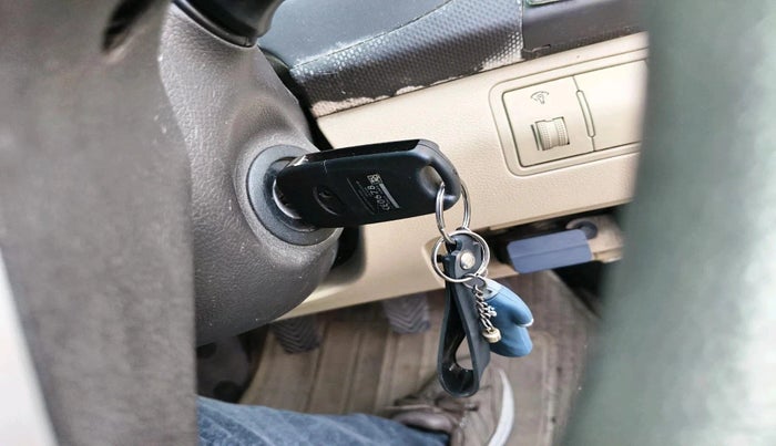 2011 Hyundai Verna FLUIDIC 1.6 VTVT SX, Petrol, Manual, 69,510 km, interior