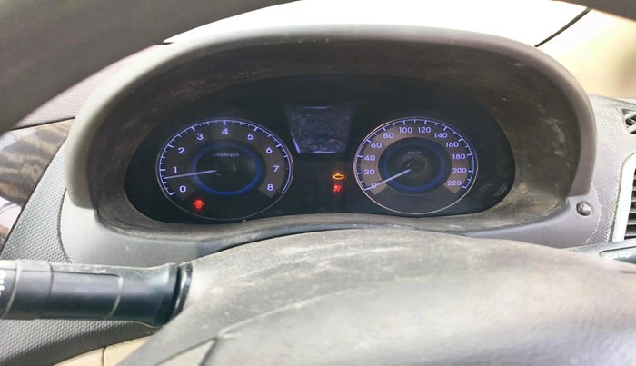 2011 Hyundai Verna FLUIDIC 1.6 VTVT SX, Petrol, Manual, 69,510 km, interior