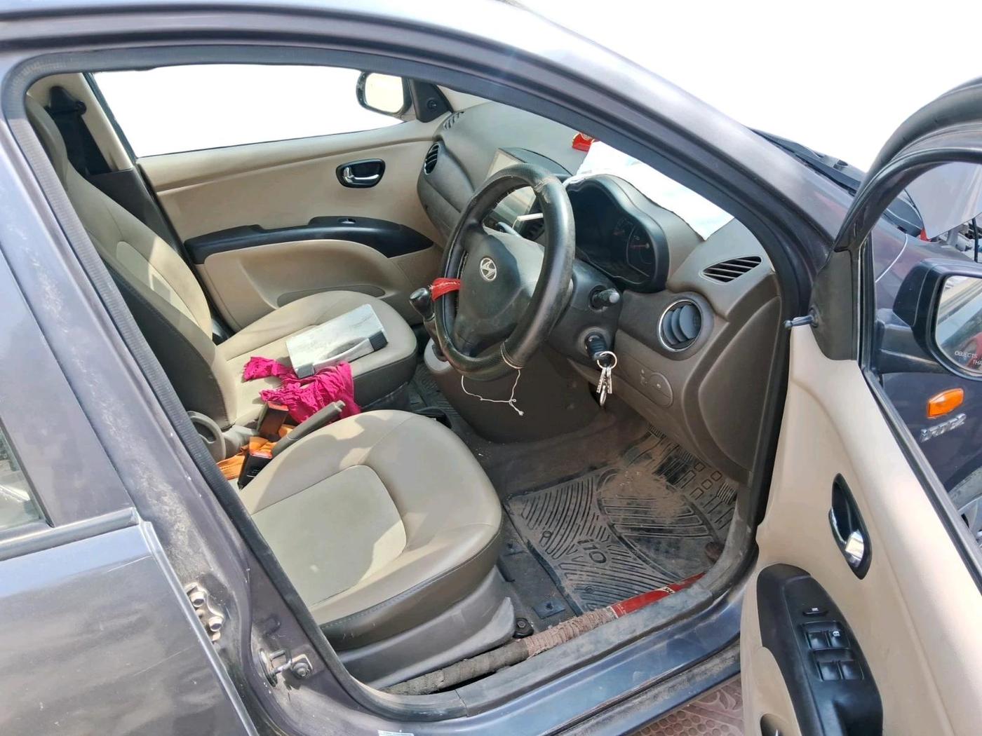 2015 Hyundai i10 SPORTZ 1.1, Petrol, Manual, 54,981 km, interior