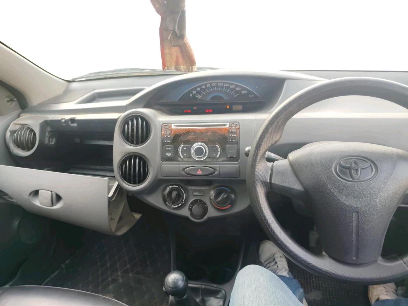 2014 Toyota Etios G, CNG, Manual, 1,42,868 km, interior