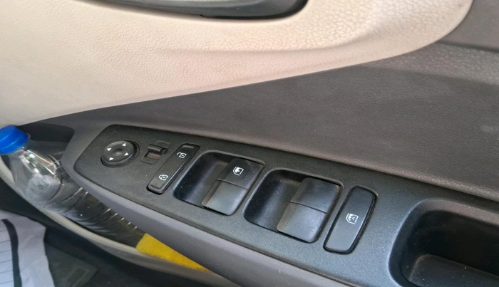 2022 Hyundai AURA S 1.2 CNG, CNG, Manual, 38,037 km, interior