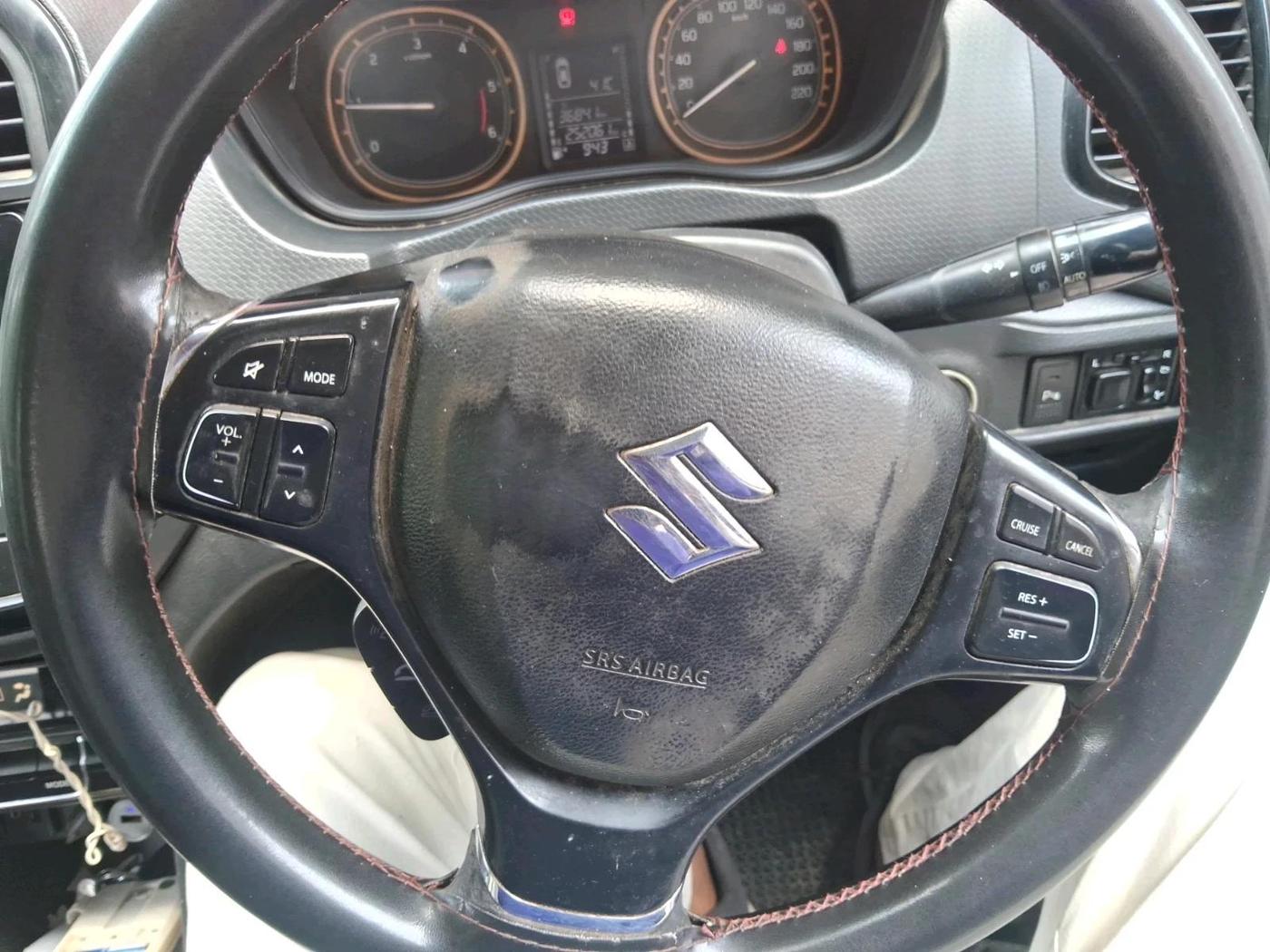 2016 Maruti Vitara Brezza ZDI PLUS DUAL TONE, Diesel, Manual, 2,52,061 km, interior