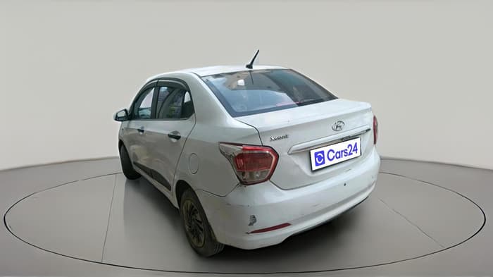 2016 Hyundai Xcent BASE 1.2, Petrol, Manual, 1,08,746 km, exterior